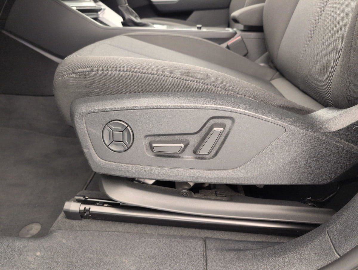 Audi Q3 Sportback — photo 20
