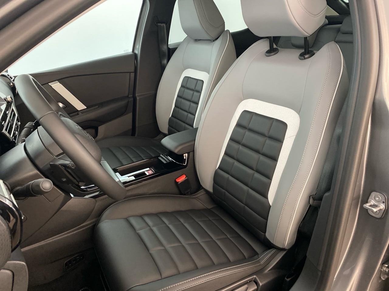 Citroën C4 hybride 145 ch e-dcs6 max — photo 9