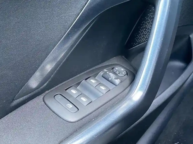 Peugeot 2008 1.2 puretech 110ch allure s&amp;s — photo 8