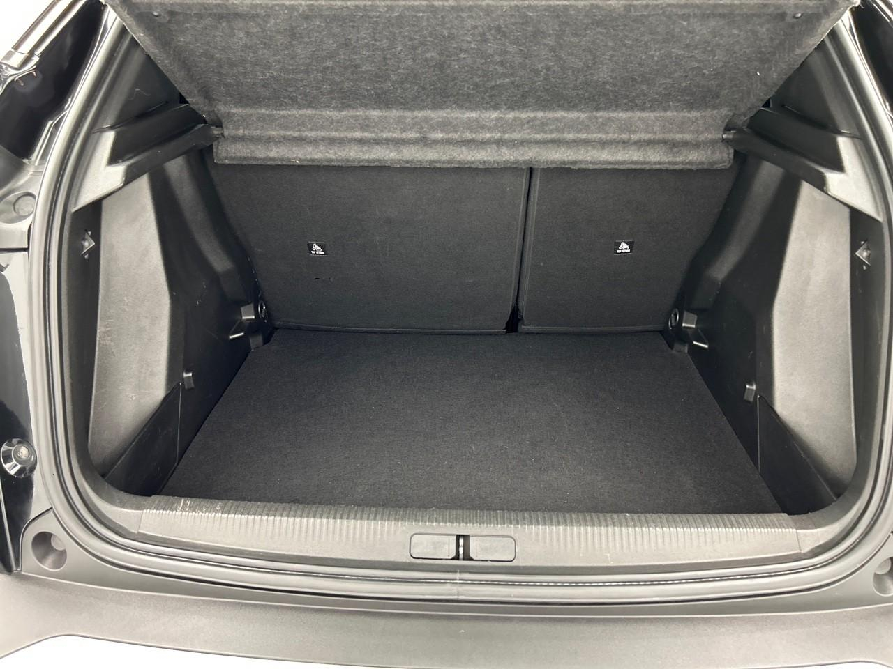 Peugeot 2008 puretech 130 s&s eat8 allure pack — photo 14