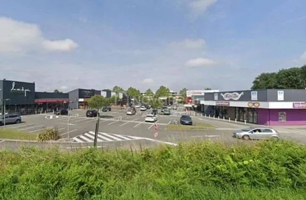 Local commercial 165 m²