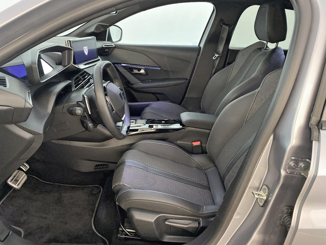 Peugeot 208 hybrid 110 e-dcs6 gt — photo 9