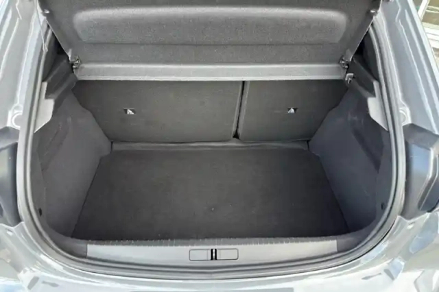 Peugeot 208 100 s&amp;s bvm6 — photo 13