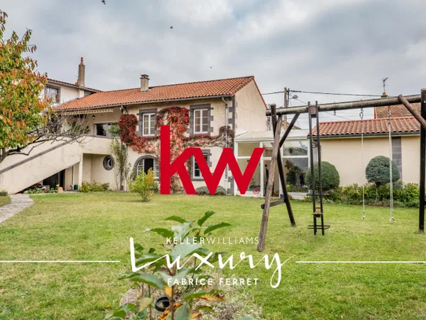 Ensemble immobilier de 320 m² à Pont-du-Château