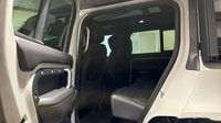 Land-Rover Defender 110 2.0 P300e PHEV X-Dynamic HSE — photo 13