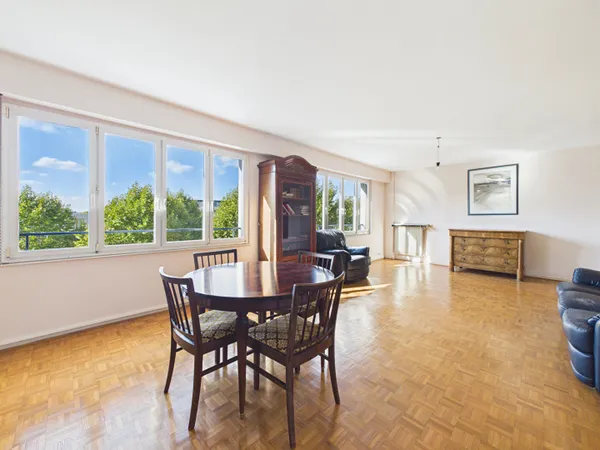 ESPLANADE - Appartement F4 de 95 m² avec la clim, un balcon et un parking