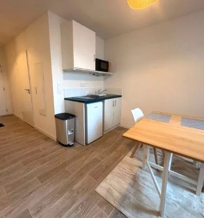 Joli studio meublé