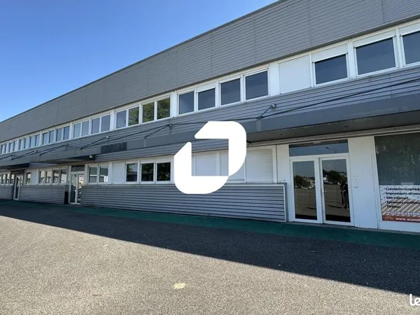 Local bureaux 685 m²