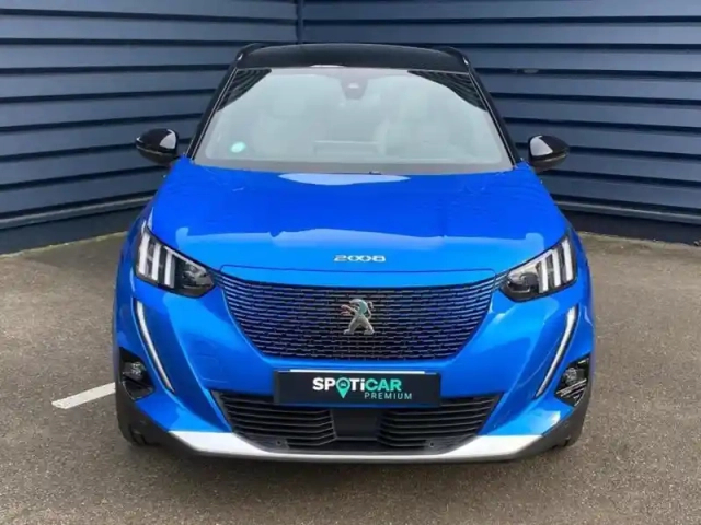 Peugeot 2008 e- 136ch gt — photo 2