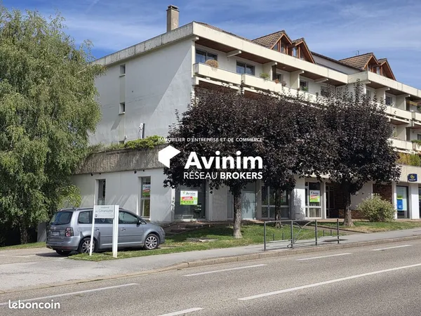 Local 305 m² Oyonnax