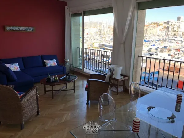 SPLENDIDE T3 76 m2 sur le vieux port