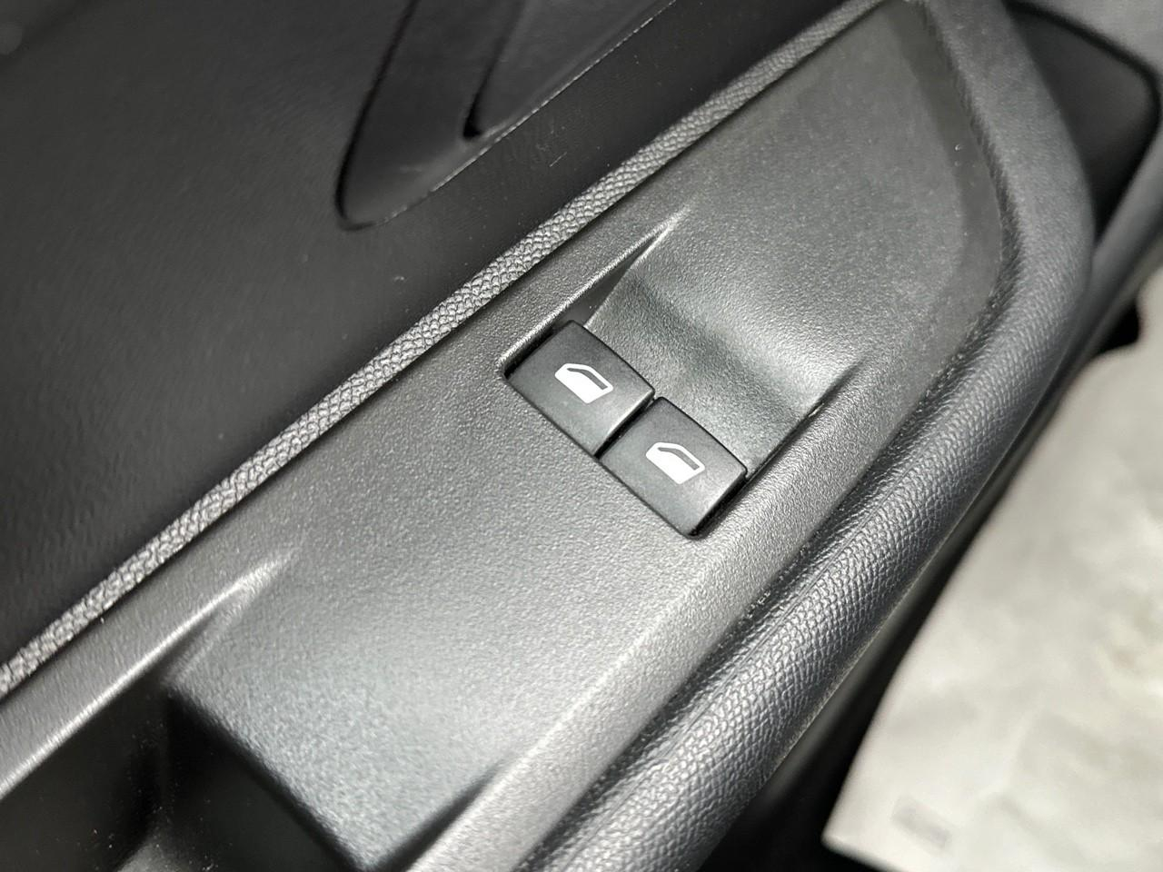 Peugeot 208 puretech 75 s&s bvm5 like — photo 15
