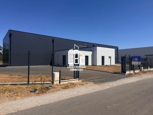Le Landreau - Local d'activité neuf à louer 201 m²