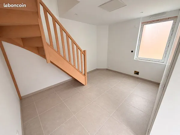 T2 en duplex rénové à neuf - Climatisation et parking - Bourlon