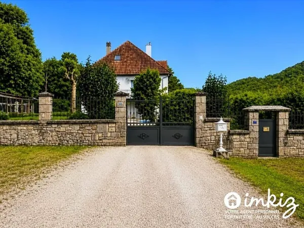 Maison 17 pièces 338 m²