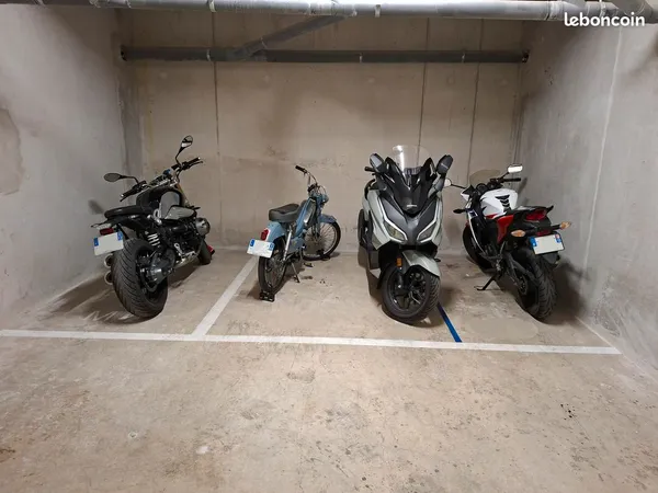 Parking moto Joliette