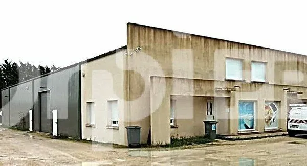Local d'activité 300 m²