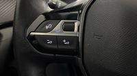 Peugeot 2008 1.2 PureTech 100ch S&S Style — photo 27