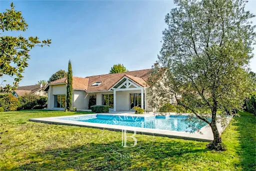 Maison 8 pièces 165 m²