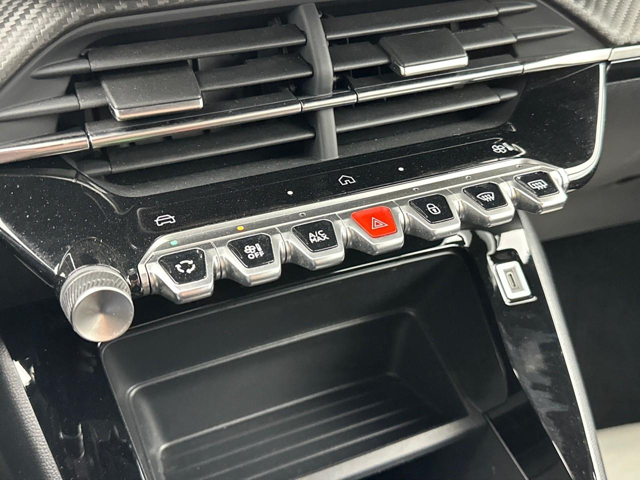 Peugeot 2008 hybrid 145 e-dcs6 style — photo 26