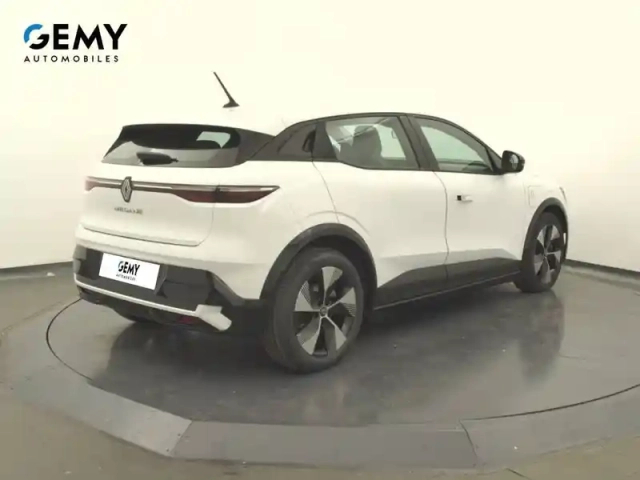 Renault Megane e-tech ev40 130ch boost charge — photo 33