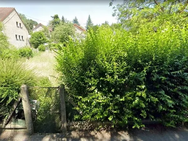 Terrain à bâtir de 360 m² à SAVIGNY-SUR-ORGE (91)