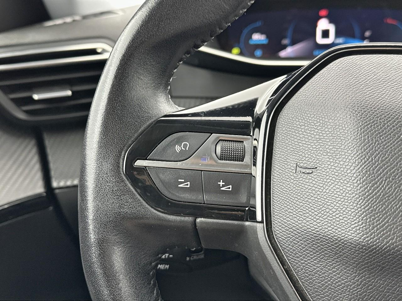 Peugeot 2008 puretech 100 s&s bvm6 allure — photo 22
