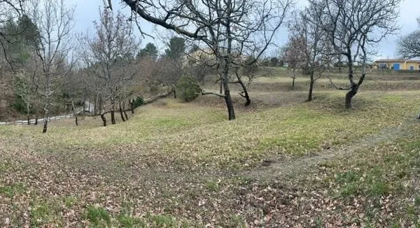 Terrain 1600 m²