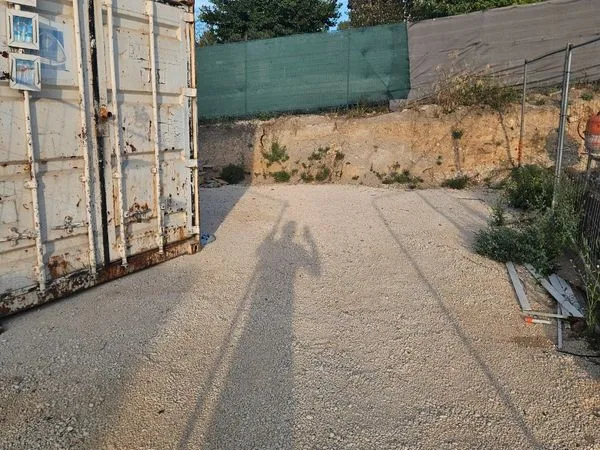 Location container