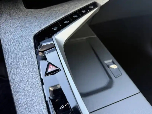 Peugeot 3008 electrique 210 ch 73 kwh — photo 39