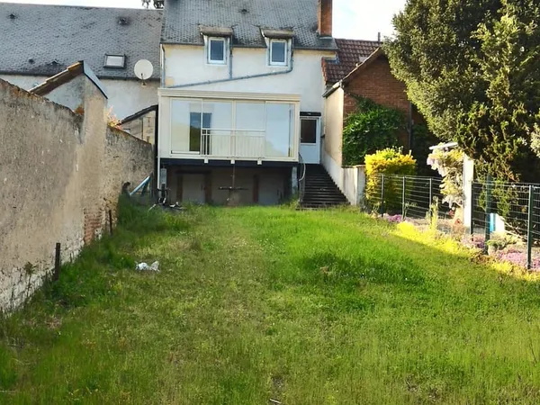 Centre Ville Jouet sur l'Aubois, maison 4 pièces avec jardi
