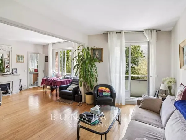 PARIS XVIe - TROCADERO | GRAND T3 AVEC BALCON, ASCENSEUR ET CAVE