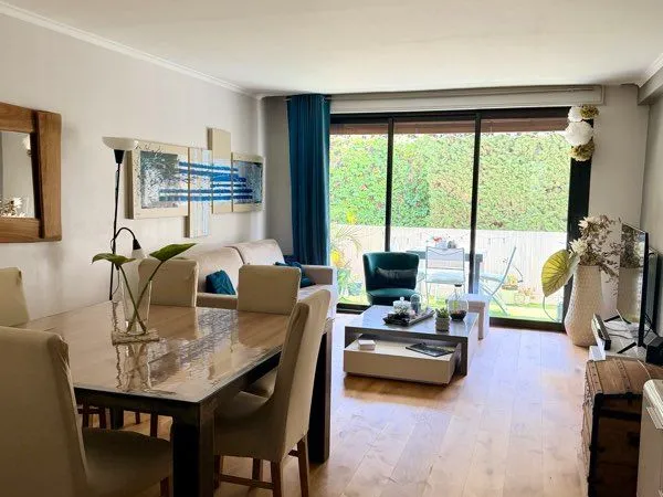 Appartement 3 pièces traversant - 76m2 - Le Cannet secteur Mont Joli