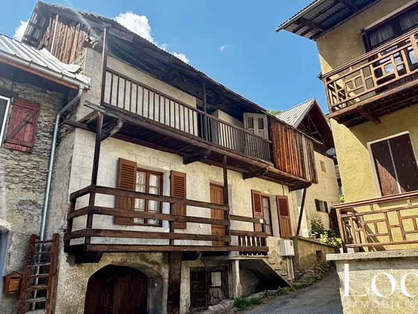VALLOUISE - PETIT HAMEAU - JOLIE MAISON DU PAYS A RENOVER