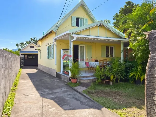 Maison T4 avec jardin et varangue à vendre à la Ravine des C