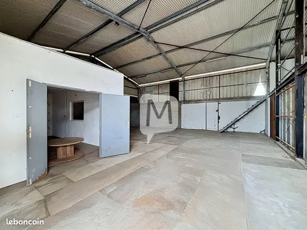 Local commercial 275 m² Cayenne