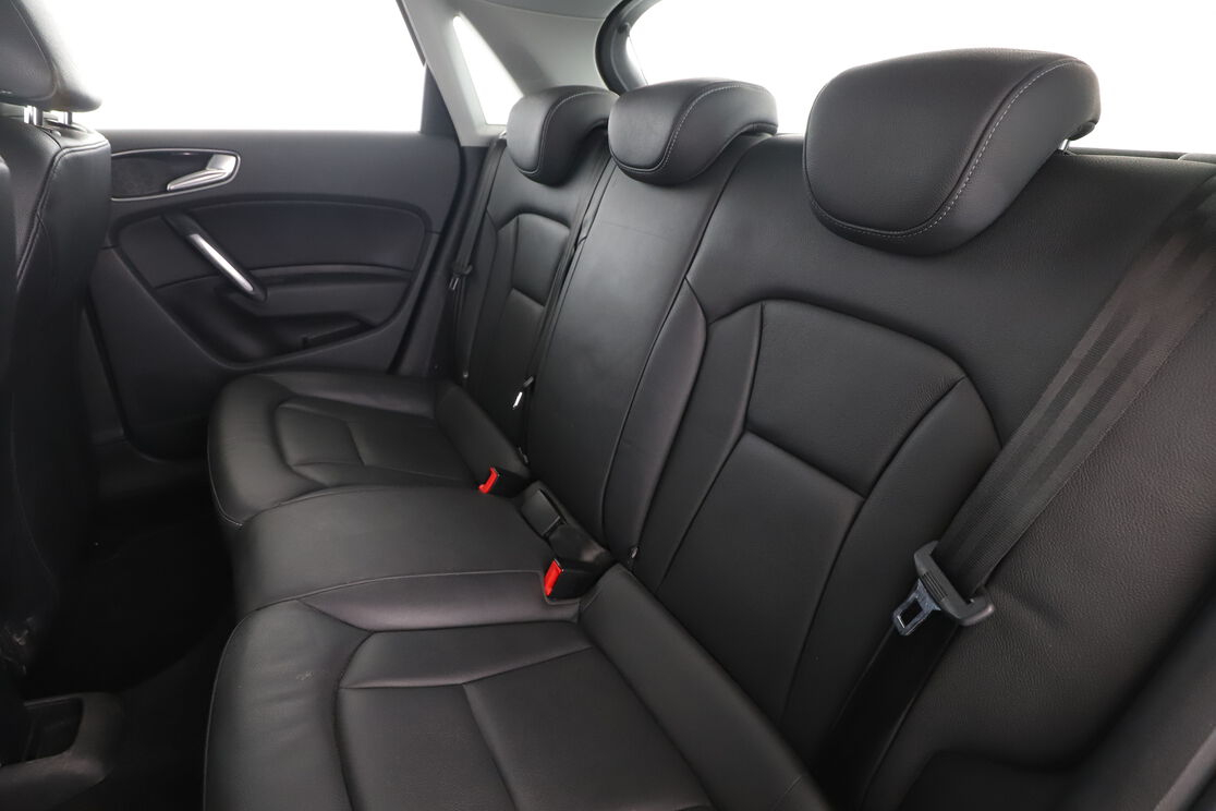 Audi A1 Sportback 1.4 TFSI Ambition Luxe S Tronic — photo 13