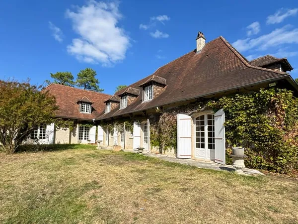Maison 7 pièces 356 m²