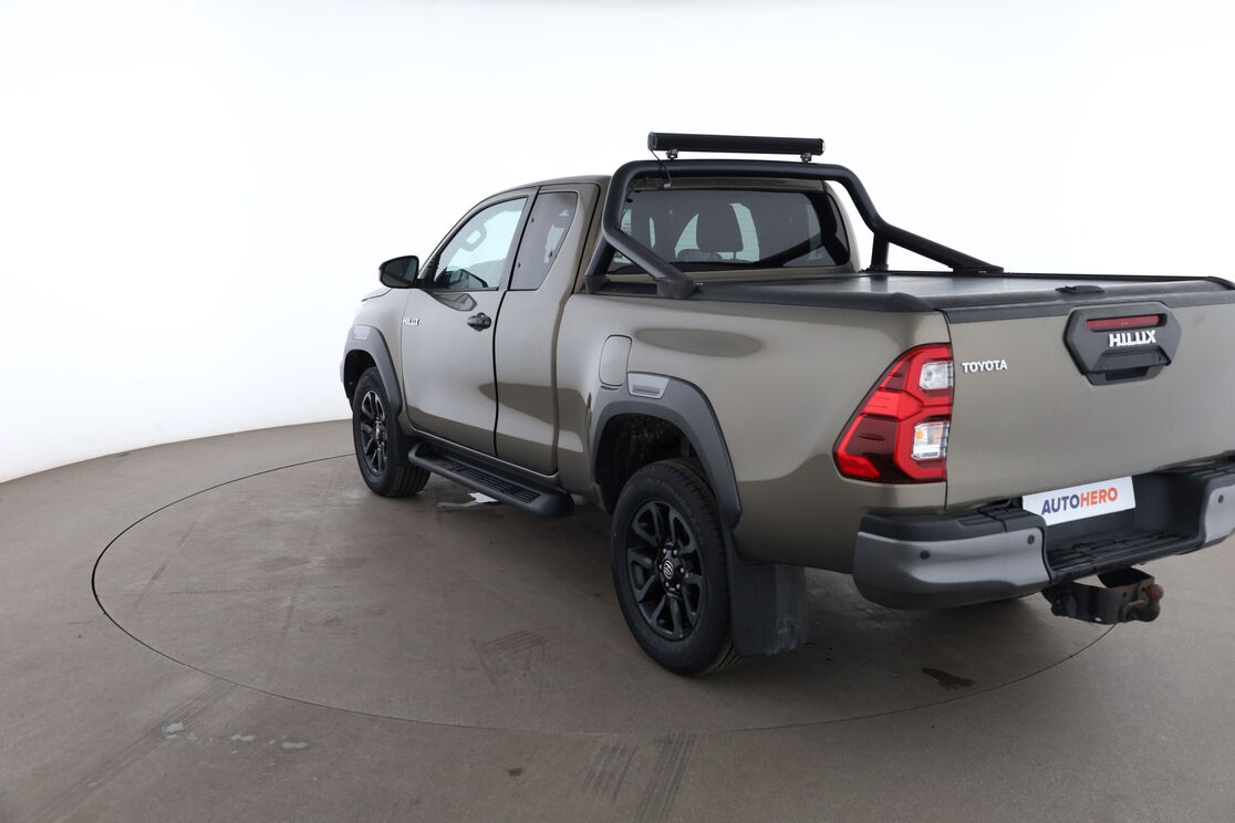 Toyota Hilux 4WD 2.4 D-4D X-Tra Cabine Invincible — photo 3