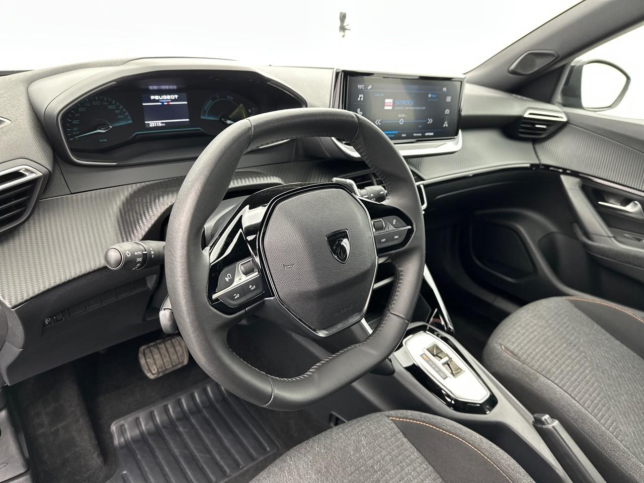 Peugeot 2008 hybrid 145 e-dcs6 style — photo 8