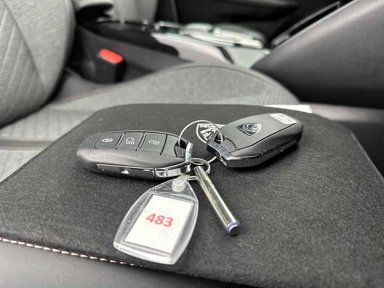 Peugeot 208 electrique 50 kwh 136ch allure — photo 33