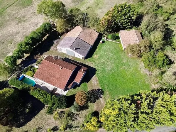 Propriété sur 3,19 ha avec deux dépendances