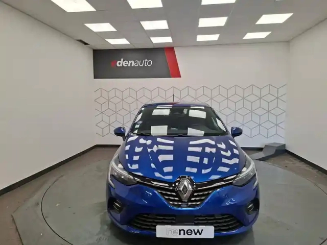 Renault Clio e-tech 140 - 21 — photo 11