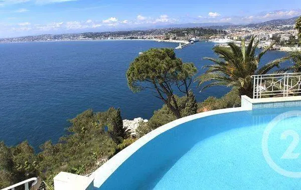Maison 9 pièces 320 m²