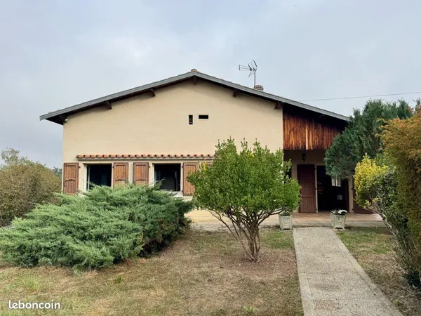 Maison T4 avec grand terrain de 7 000 m² et combles aménageables - Serres-de-Cazaux
