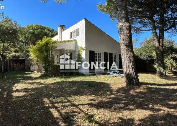 Maison dans un cadre arboré à la Menounière entre plage et forêt