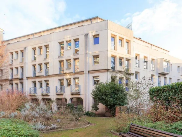 Bureaux 1235 m²