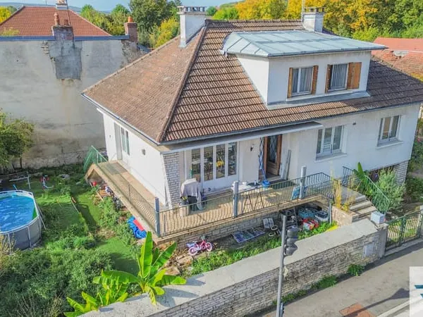 Maison 7 pièces/5 chambres 138 m2 terrain 577 m2