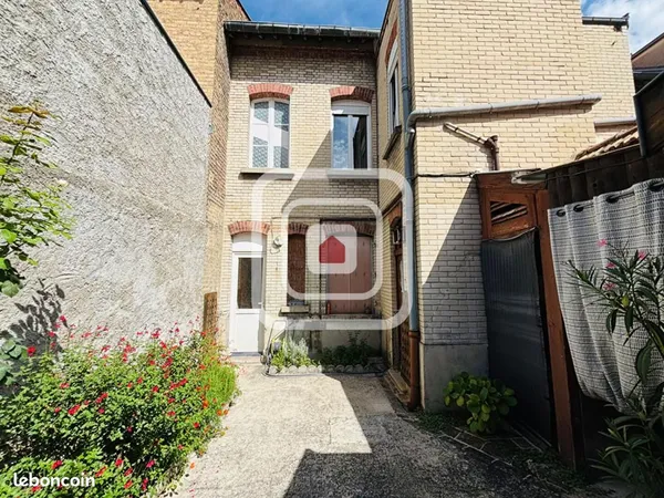 Maison 10 pièces 269 m²