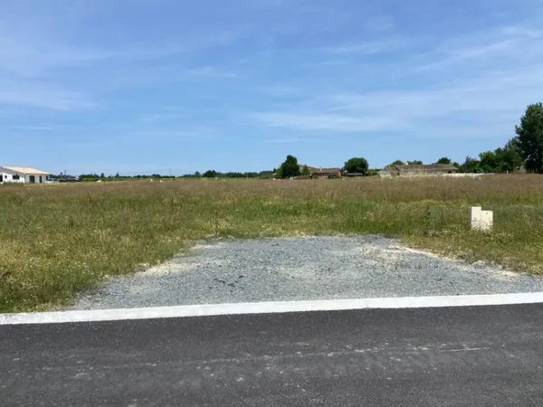 Terrain 840 m²